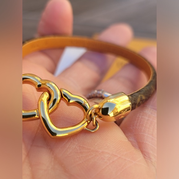 Say Yes LV Bracelet (Size 19) - Picture 6 of 14